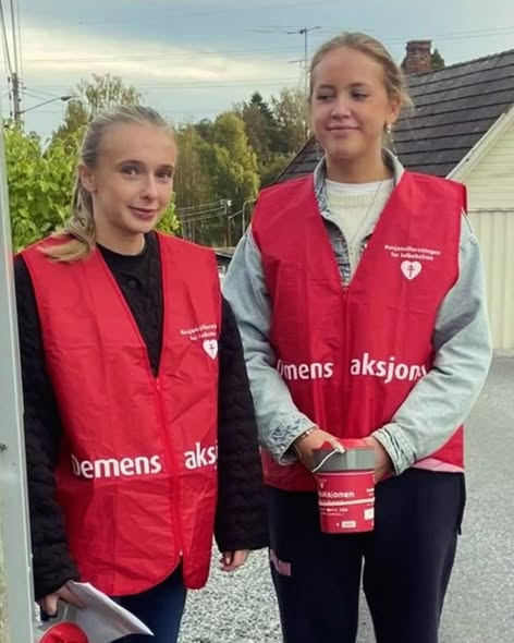 Russejentene går med bøsser for Demensaksjonen 2024